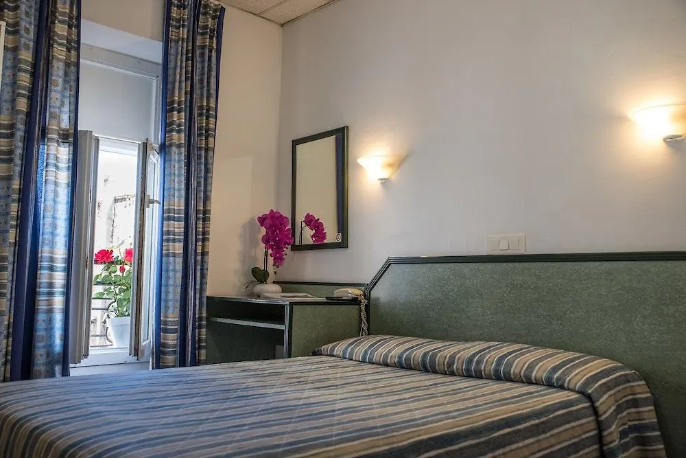 Little Palace Cannes Hotel