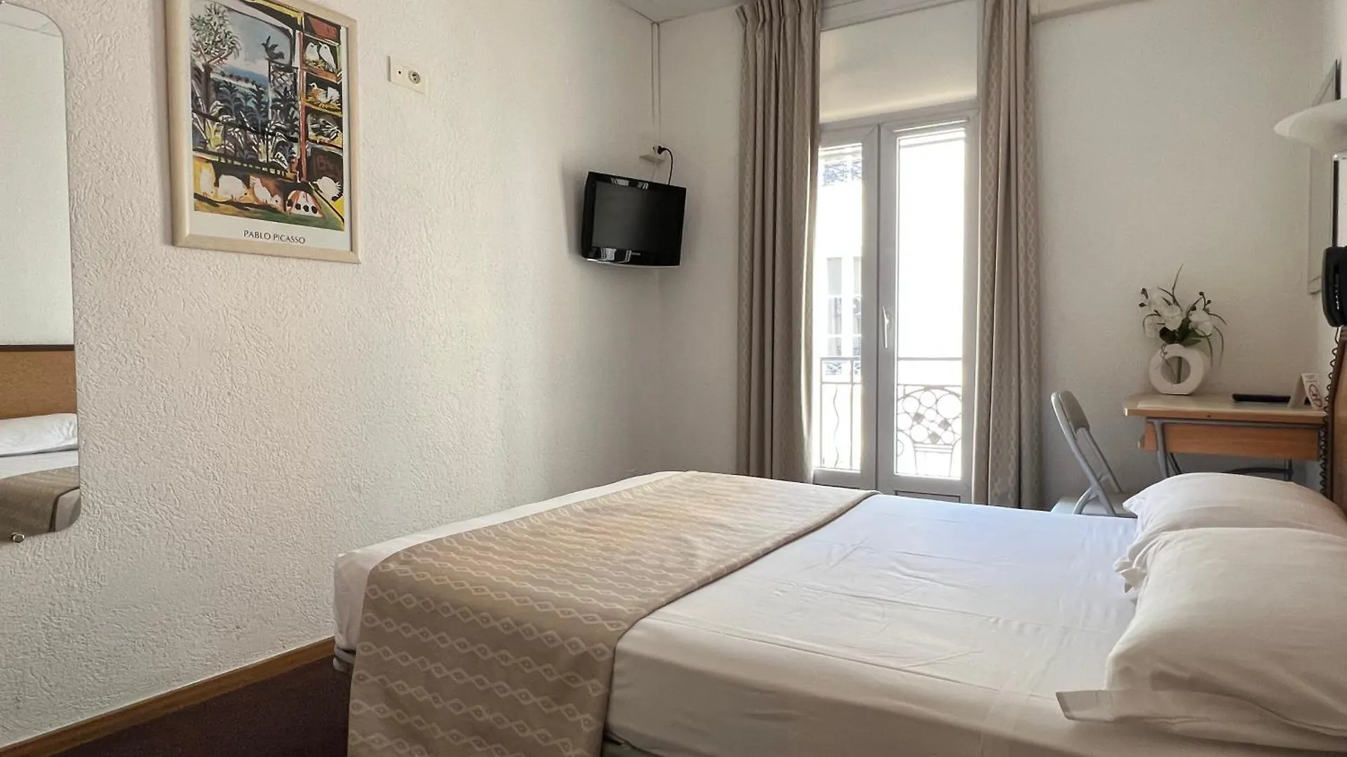 Little Palace Cannes Hotel