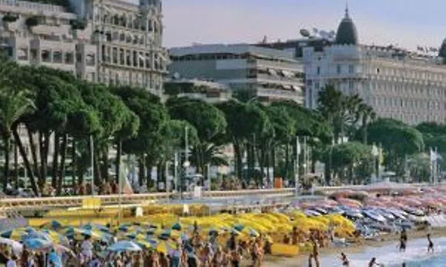 Little Palace Hotel Cannes 2*,  França